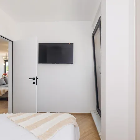 Luxury Apartment Lariv Krk Town Exterior photo