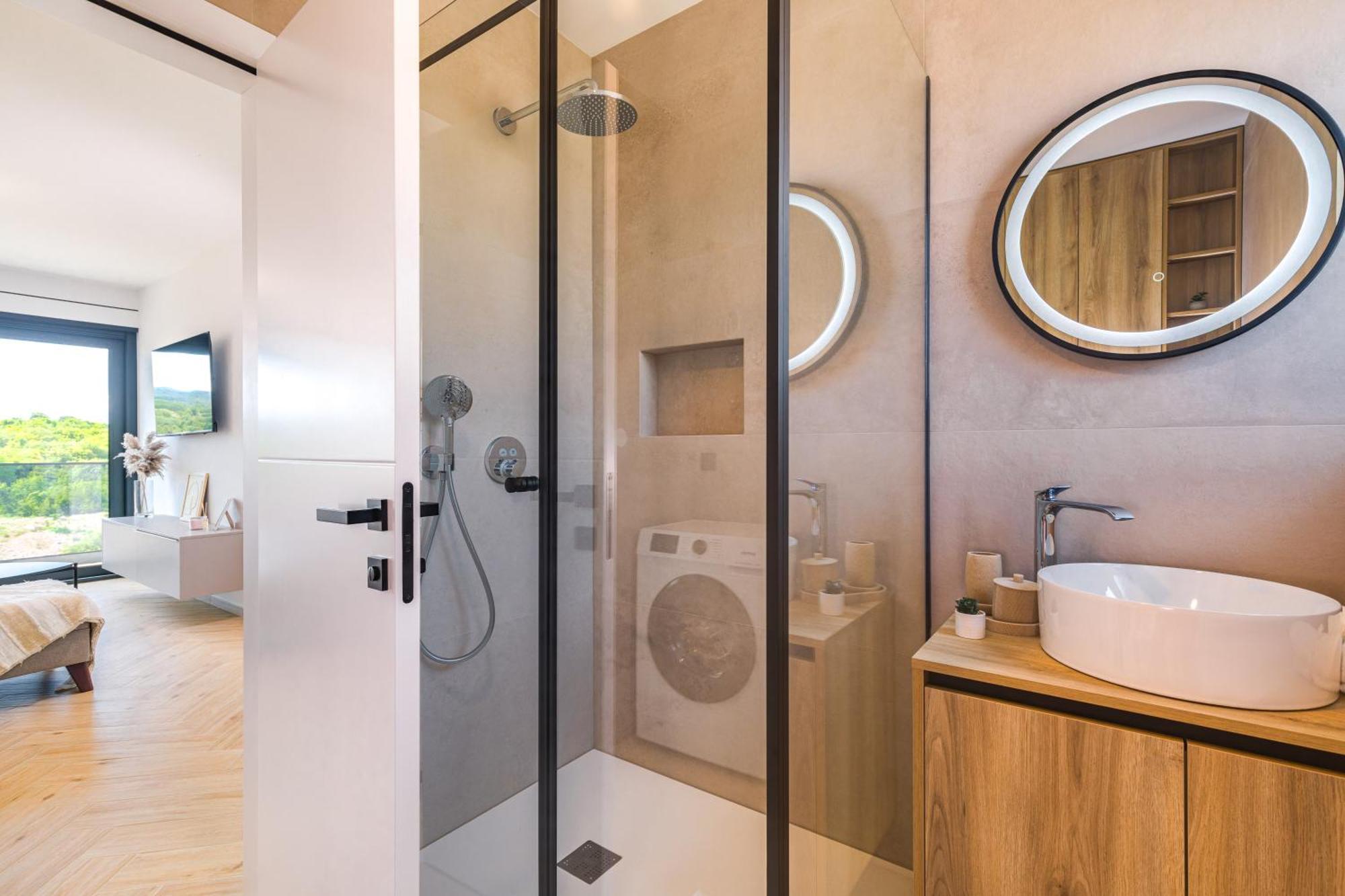 Luxury Lariv Apartment *